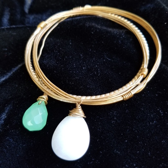 Susan Hanover dangle Jade bracelets. 3 in set. - Picture 3 of 4